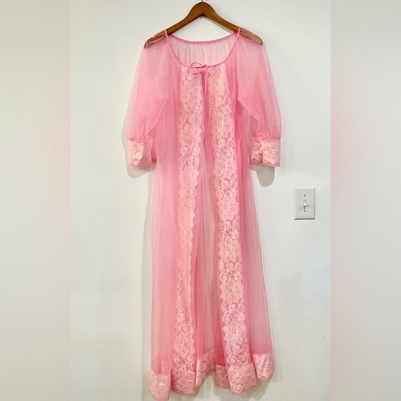 Other - VINTAGE 1960’s bubblegum pink sheer chiffon and lace nightgown peignoir